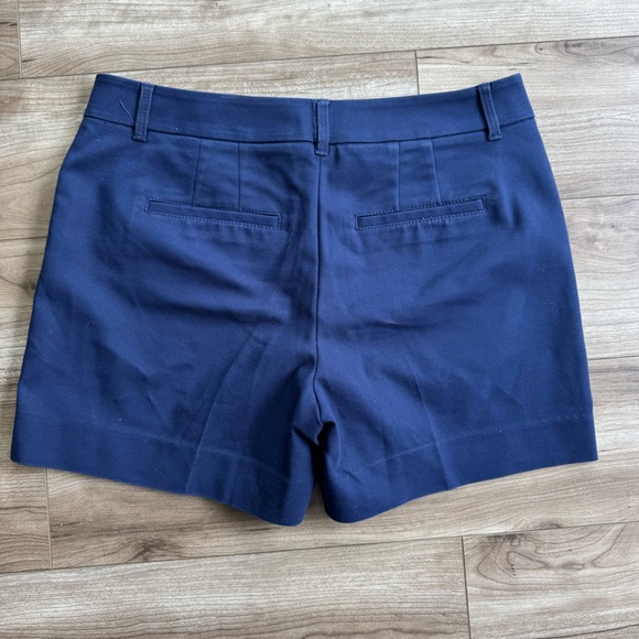 White House Black Market The 5” Shorts Navy Blue 5 pocket Sz 4 - Picture 2 of 9